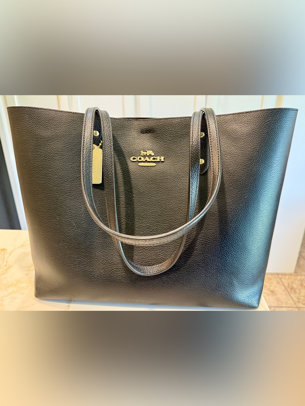 Coach Town Tote/ Purse Black Pebbled Leather Tote Excellent Condition